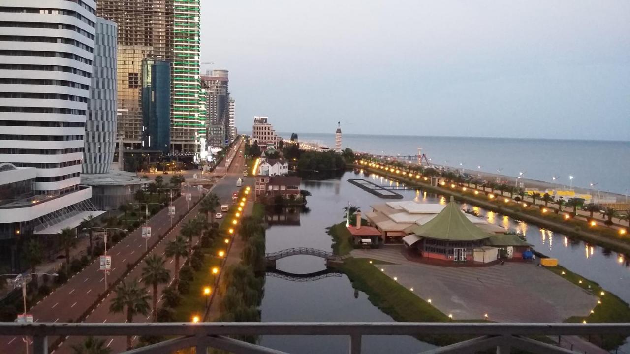 Apartment Miracle Batumi Exterior foto