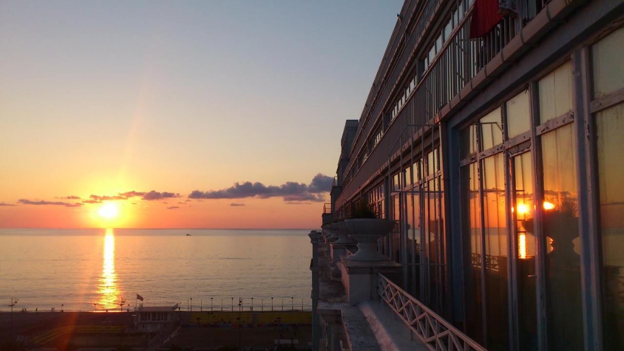 Apartment Miracle Batumi Exterior foto