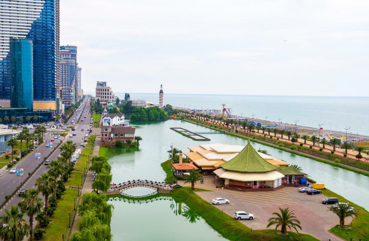 Apartment Miracle Batumi Exterior foto